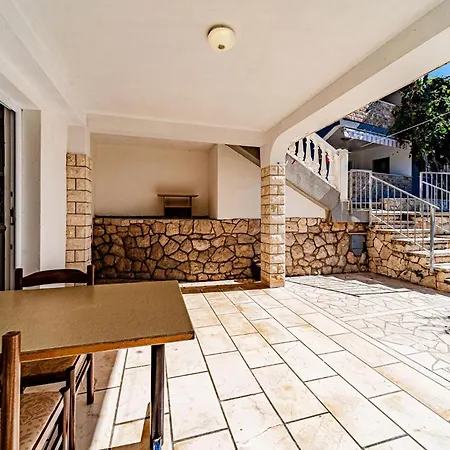 Gorgeous In With View Viganj