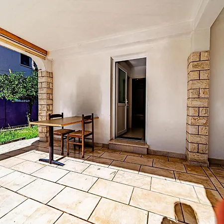 Appartamento Gorgeous In With View