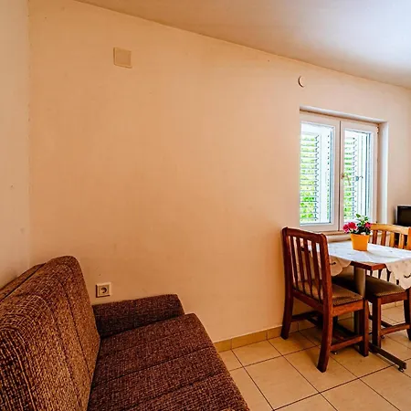 1 Bedroom Cozy In